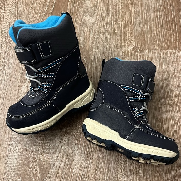 Toddler Snow Boots size 5 - Picture 1 of 6